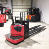 Electric-pallet-truck-Raymond-8410-long-john