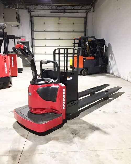 Electric-pallet-truck-Raymond-8410-long-john