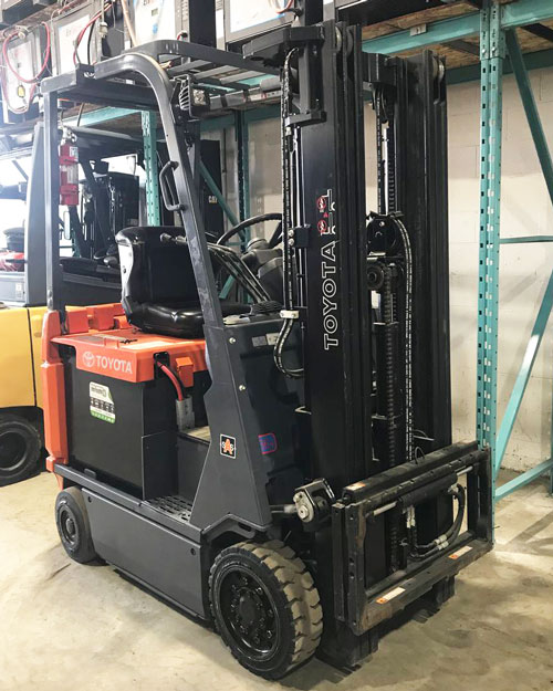 Electric Forklift Toyota 7FBCU15 3000 lbs » FORKLIFT PLUS