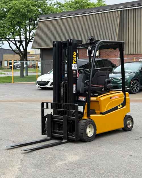 Chariot élévateur électrique Yale ERP040VF 2021 avec capacité de 4000 lb
